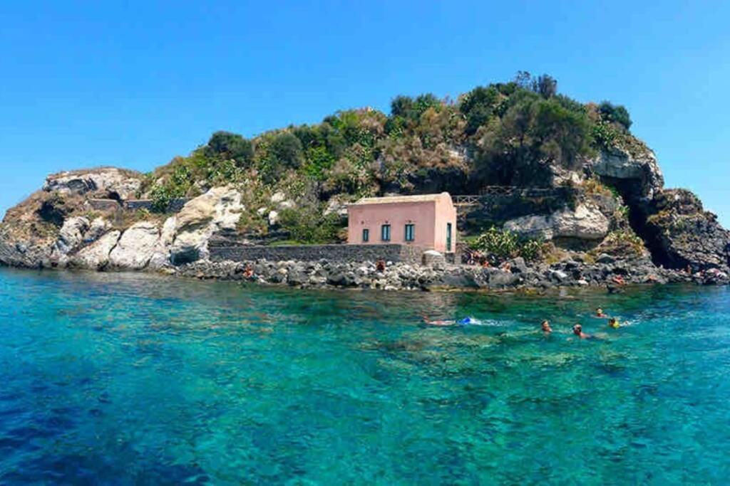 Malavoglia Suite 18 Aci Castello Eksteriør billede