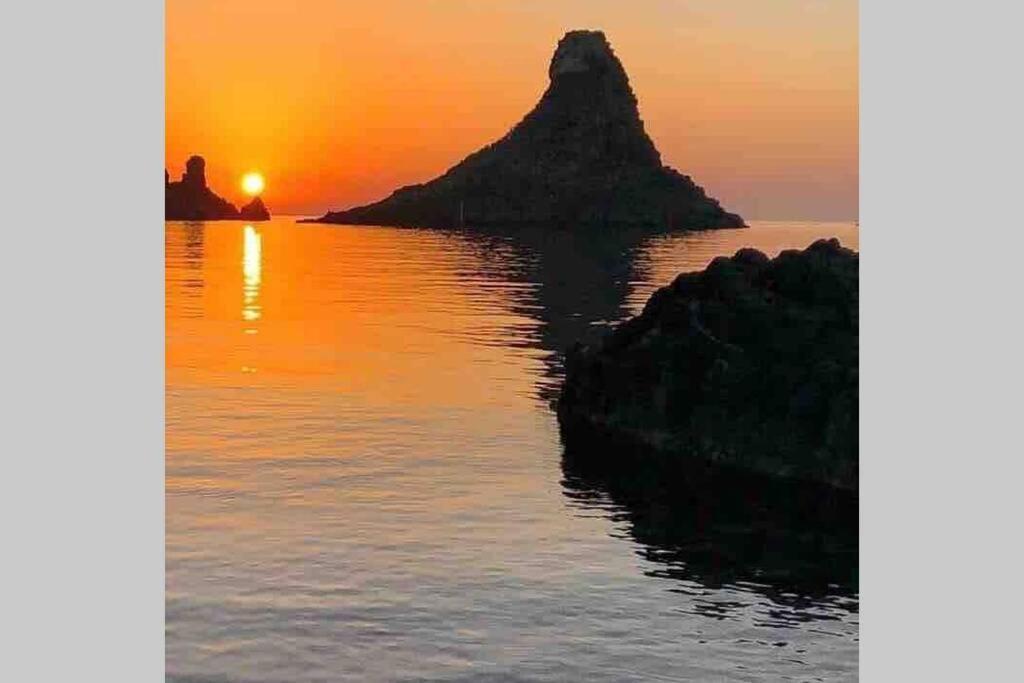 Malavoglia Suite 18 Aci Castello Eksteriør billede